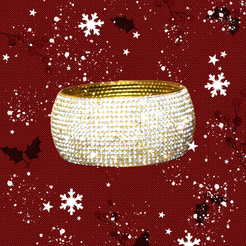 BLING BLIMG BLING YES ITS FULL OF SPARKLE